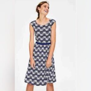 EUC Boden Navy and Cream Bernice Jersey Dress in palm print - 4P